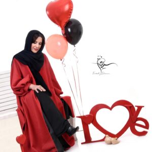 Nazanin Farahani Instagram - عشق جهان را نجات خواهد داد 💕💕مناسبت ها برای من بهونه هایی هستن که یادم بیاد که یادم می ره جهان پره زیبایی یه. روز مادر باشه یا روز پدر یا روز عشق یا ... عشق دادن و عشق گرفتن اگه بهونه ش روز عشق باشه لوس بازی که نیست ، خیلی هم زیباست. واقعن جهان بی عشق چه شکلی می شد؟ من عاشق عشقم، عاشق عشق دادن، به جهان به همه ی مردم، به خداوند، به مادرم، پدرم ، تو و خودم . یه دوستت دارم بزرگ به هر آنچه در این هستی هست 
عکس: فائزه سلیمیان
طراحی لباس: نسیم هدایتی 
#نازنین_فراهانی #صلح_درونی #عشق #نور #مادر #باعشق_جهان_را_تغییر_دهیم 
#love #positivevibes
