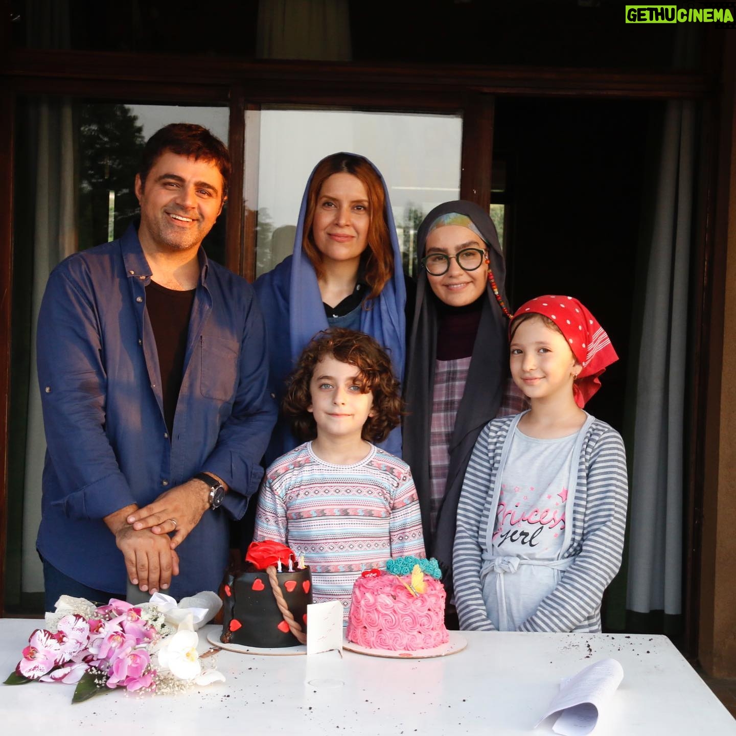 Nazanin Farahani - 1.7K Likes - خردادی دیگر و مودهای جدید و من هم چنان دست و پا می زنم در تلاش برای آشتی دادن این دوقلوهای بس متفاوت 🧐
یه تولد عالی در کنار دوستان و همکاران عزیزم ممنونم از زحمت همه ی دوستان خوبم به خصوص رفیق جانم سمیه جون تاجیک و تک تک اونایی که به من عشق دادند و سرشارم کردند ... از همه کسانی که دور بودن ولی با صدای پر از عشق شون با قلب مهربونشون لحظه های امروزم رو زیباتر کردند ممنونم از عشق های زنده گی م، خانواده ی مهربونم دوستان سال های دورم که همراه من هستند و شوقم برای بودن و لذت بردن رو بیشتر می کنند .
عکس ها: رضا مولایی، امیر فائز #نازنین_فراهانی #ملکاوان #باعشق_جهان_را_تغییر_دهیم