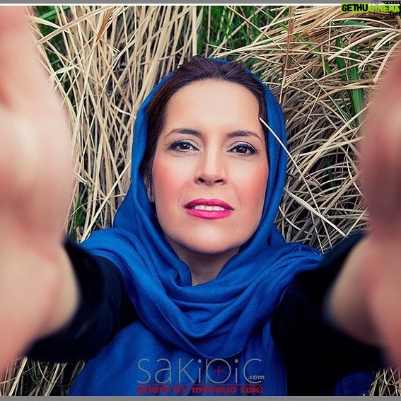 Nazanin Farahani - 1.5K Likes - امروز را با تو ادا می کنم..آری ادا می کنم. تو را ادا می کنم. ادا می کنم پ... د... ر..پدر.../ پدر پدر می کنم و تا آسمانت پر می دهم صدایم را.. پر می کشد.. و آنگاه که عشق را صدا بزنی او خواهد آمد
در نور باشید 💫💫
#خدا #عشق
#نور #پدرآسمانی
#خالق #آگاهی
#بیداری
#باعشق_جهان_را_تغییر_دهیم
#love #god #light #angel
#conciousness #awareness