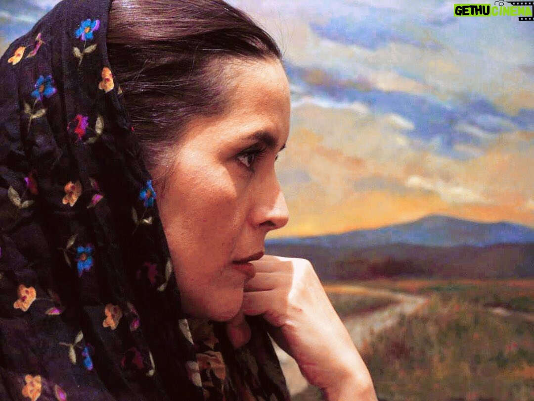 Nazanin Farahani - 1.6K Likes - خاطرات ۶: سر به هوا شده ام. سر به هوایی این روزها که ابرها فرشته سان در آسمان حرکت می کنند بهترین و زیباترین شیطنت دنیاست. سر به هوا باشید و کیف کنید .
در نور باشید
#باعشق_جهان_را_تغییر_دهیم
#درنورباشید
روز ۳۰ تیر روزی دیگر بود
#TBT