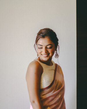 Nazriya Nazim Instagram - 💖🌸🐾
 

💄- @snehamnj 
Asst by - @makeup.by_meenu
💇‍♀️- @priyahairandmakeup_ 
📷- @hrischique