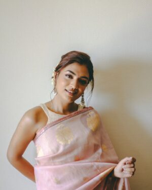 Nazriya Nazim Instagram - 💖🌸🐾
 

💄- @snehamnj 
Asst by - @makeup.by_meenu
💇‍♀️- @priyahairandmakeup_ 
📷- @hrischique
