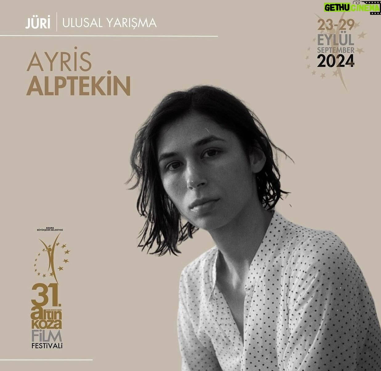 Nebil Özgentürk - 3K Likes - ALTIN KOZA'mızdan yine yeni haber..
Adana Altın Koza’nın jüri üyeleri belli oldu..
23-29 Eylül tarihlerinde gerçekleşecek 31. Uluslararası Adana Altın Koza Film Festivali’nin NURİ BİLGE CEYLAN başkanlığındaki Ulusal Uzun Metraj Film Yarışması jürisinde, aktör ve yönetmen MEHMET ASLANTUĞ, oyuncu SERENAY SARIKAYA, yazar ve senarist NERMİN YILDIRIM, yönetmen ve senarist MUSTAFA KARA, kurgucu AYRİS ALPTEKİN Alptekin ile yazar, film eleştirmeni, küratör MÜGE TURAN yer alıyor...
Adana Büyükşehir Belediyesi ve Festival Onursal Başkanı ZEYDAN KARALAR’ın evsahipliğinde 31. Uluslararası Adana Altın Koza Film Festivali 23 29 Eylül tarihleri arasında yapılacak..
Başkanlığını MENDERES SAMANCILAR’ın yaptığı ve NEBİL ÖZGENTÜRK, İSMAİL TİMUÇİN, HÜSEYİN ORHAN, GÖKHAN MUTLAY ve MAHMUT GÖĞEBAKAN'dan oluşan Festival Yürütme Kurulu’nun açıklamasına göre..
Nuri Bilge Ceylan başkanlığındaki jüri üyeleri, "ön jüri"nin elemesinin ardından, Ulusal Uzun Metraj Film Yarışması'na katılmaya hak kazanan filmleri değerlendirecek.. @zeydankaralar01 @adanaaltinkozaff #nuribilgeceylan @mehmetaslantug @serenayss @nnerminyildirim #mustafakara #mügeturan #ayrisalptekin