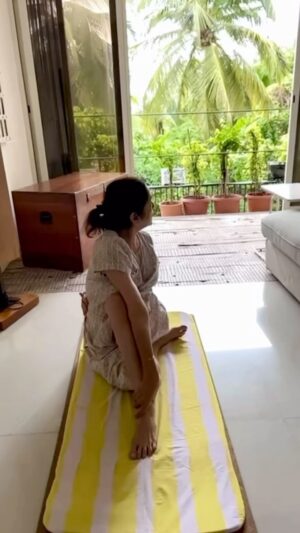 Neena Gupta Instagram - Good morning! Thank you my dear mother for encouraging me to learn yoga in my childhood. Nothing better for your body, mind and soul than yoga 🧘