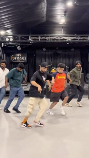Neeraj Madhav Instagram - Here’s the #BallaathaJaathi choreo y’all been asking for 🫵🏽 @bboiz_dance_studio made a groovy hook step for the irresistible power drop from @rzeepurplehaze Now lemme see who’s gonna do it better !