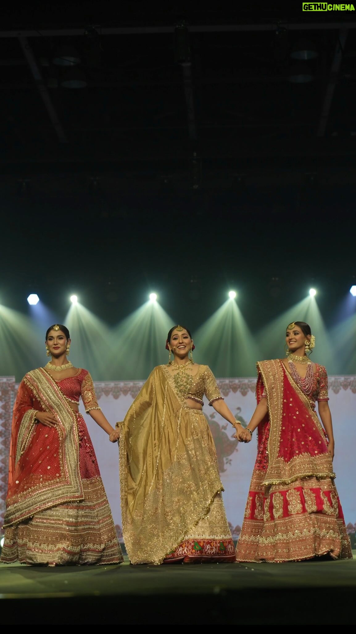 Neeti Mohan - 464.1K Likes - Walking the ramp together for the first time for the most beautiful & talented designer @jigyam 🫶🏼
More Power to you 🫂
Shot & edited by crossover_studios 👏🏼
HMU @saminamerchant.mua
@gmfldubai
Love to the entire team of
#globalmediafashionleague #Dubai