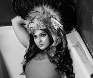 Neha Deshpande Instagram - 🖤🖤🖤