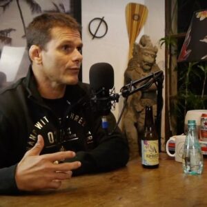 Neiman Gracie Instagram - Jiu-jítsu é uma linguagem, física, emocional, verbal e espiritual. Com a maturidade no dojo, vamos aprendendo a nos comunicar melhor, buscano a positividade, e levando para a vida. Conversa incrível com esse grande ídolo, @neimangracie . LINK NA BIO. #puraconnectionpodcasts