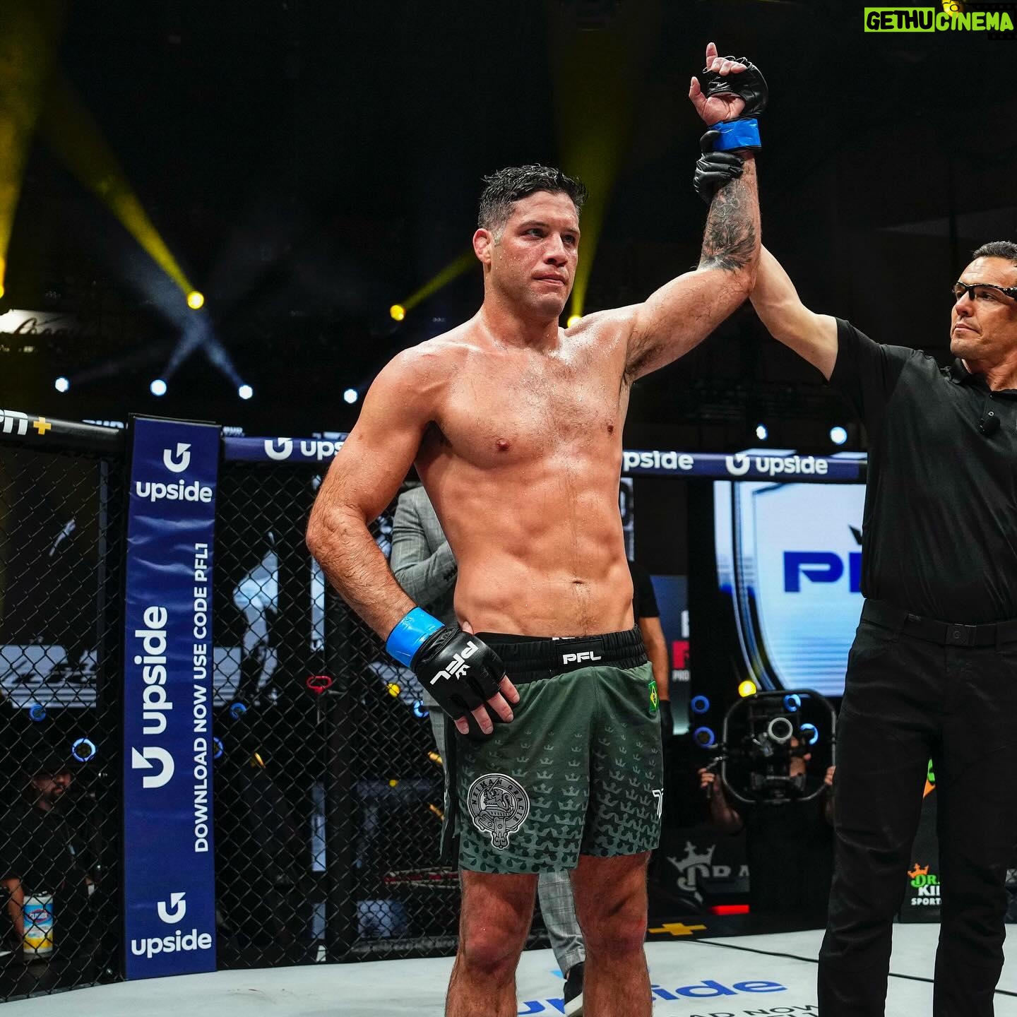 Neiman Gracie - 3 Likes - Queria agradecer a todos que me ajudaram na preparação pra essa luta. foram muitas pessoas e eu agradeço do fundo do meu coração. mais uma batalha dentre tantas guerras! vamos pra próxima 👊🏼
.
.
A Big thank you to everyone who helped me get ready for this fight there was a lot of people by my side on this one thank you 🙏🏼
@renzograciebjj @bloodlinecsa @dede_pederneiras @kingsmmaacademy @cubswanson @amaregenmedskincare @graciebarra_hq @philipefurao @kodyhamrah @coach.antmurataya @aliabdelaziz @dominance_mma @itallovilardo @tru_md