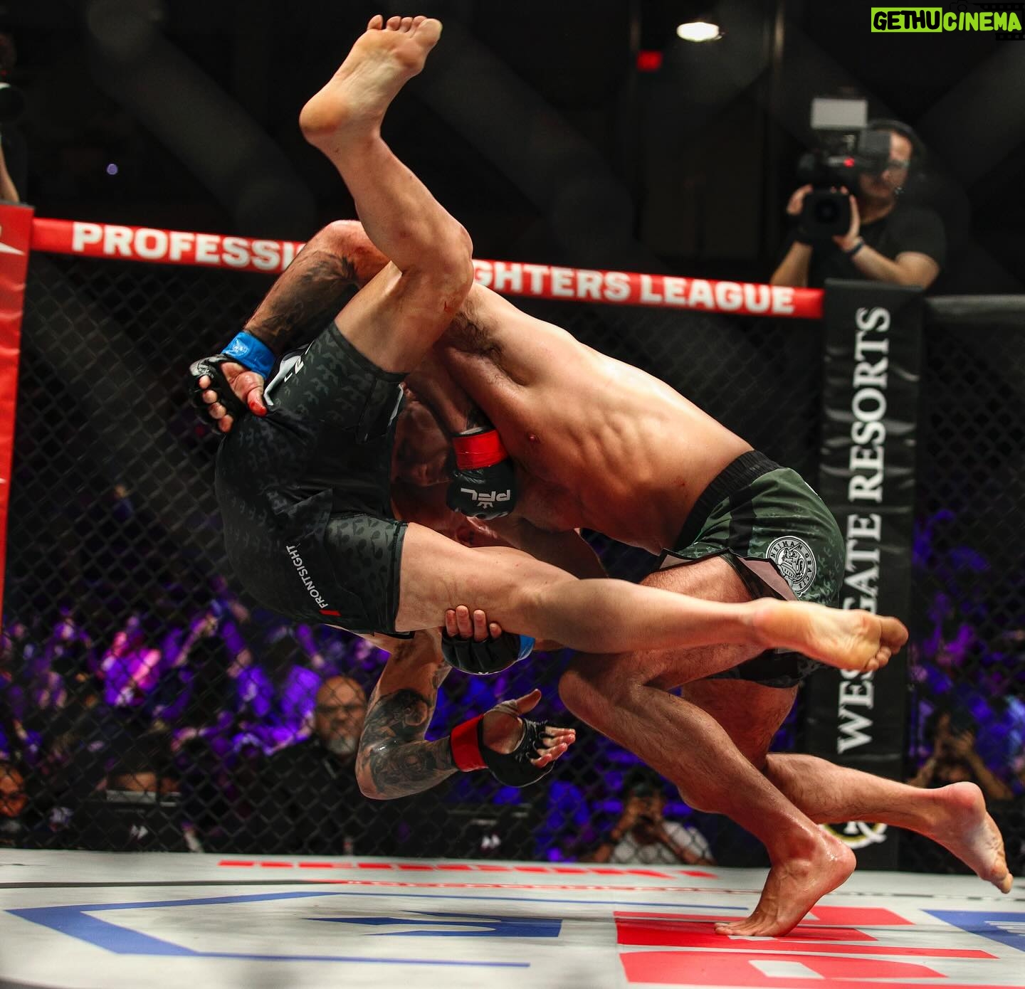 Neiman Gracie - 3 Likes - Queria agradecer a todos que me ajudaram na preparação pra essa luta. foram muitas pessoas e eu agradeço do fundo do meu coração. mais uma batalha dentre tantas guerras! vamos pra próxima 👊🏼
.
.
A Big thank you to everyone who helped me get ready for this fight there was a lot of people by my side on this one thank you 🙏🏼
@renzograciebjj @bloodlinecsa @dede_pederneiras @kingsmmaacademy @cubswanson @amaregenmedskincare @graciebarra_hq @philipefurao @kodyhamrah @coach.antmurataya @aliabdelaziz @dominance_mma @itallovilardo @tru_md