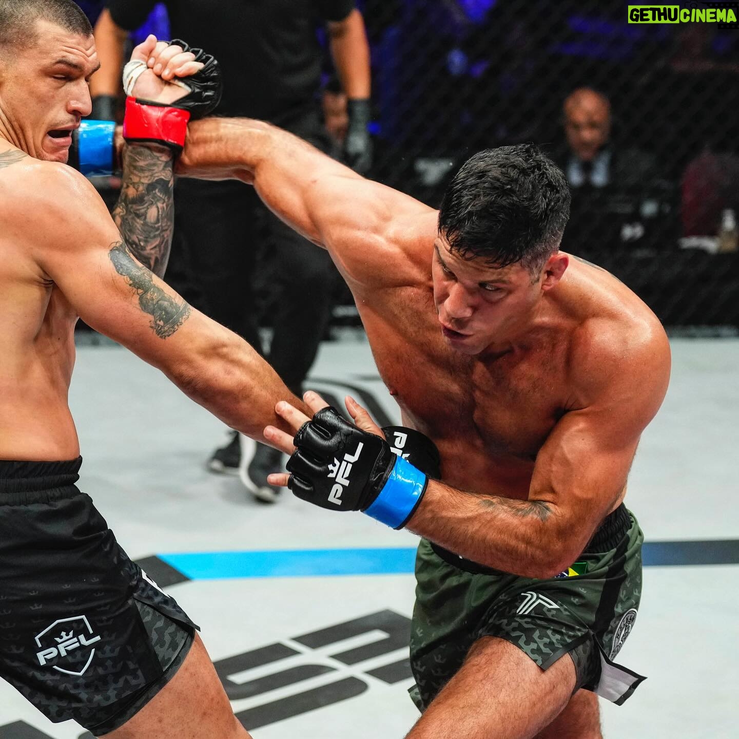 Neiman Gracie - 3 Likes - Queria agradecer a todos que me ajudaram na preparação pra essa luta. foram muitas pessoas e eu agradeço do fundo do meu coração. mais uma batalha dentre tantas guerras! vamos pra próxima 👊🏼
.
.
A Big thank you to everyone who helped me get ready for this fight there was a lot of people by my side on this one thank you 🙏🏼
@renzograciebjj @bloodlinecsa @dede_pederneiras @kingsmmaacademy @cubswanson @amaregenmedskincare @graciebarra_hq @philipefurao @kodyhamrah @coach.antmurataya @aliabdelaziz @dominance_mma @itallovilardo @tru_md