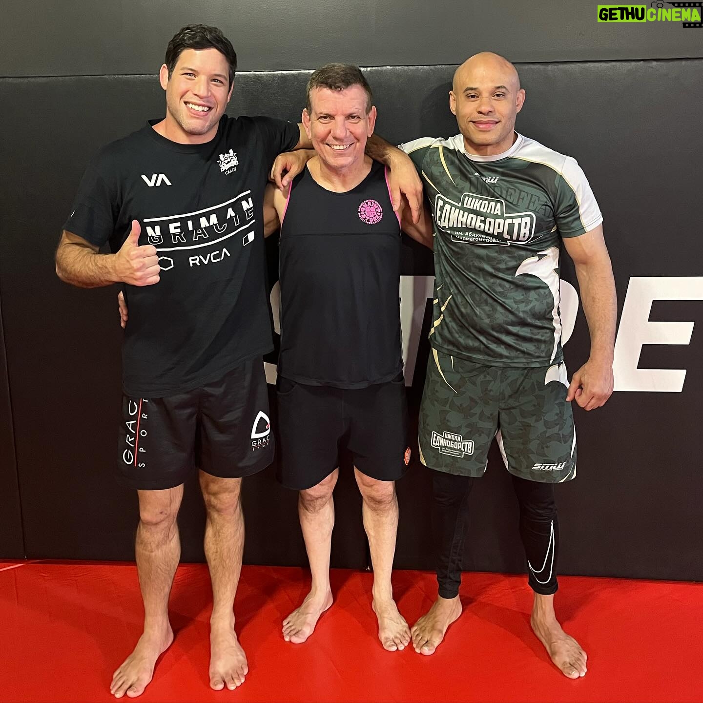 Neiman Gracie - 3 Likes - Obrigado Mestre @dede_pederneiras
pela excelente aula. eu já era seu fan e agora sou mais ainda 🙇🏻♂️ and it’s always great to be around one of my best friends @aliabdelaziz he always has my back since day 1 ♥️