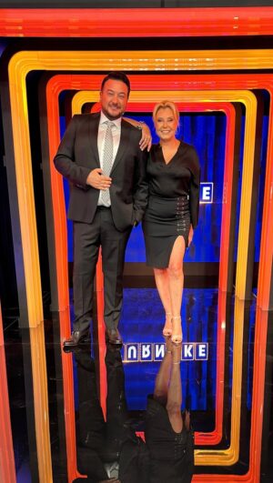 Nergis Kumbasar Instagram - Sizin için part III yaptık🎈
Ha unutmadan çarşamba akşamı @kanald ‘de Turnike programındayız🤍
@nergiskumbasar