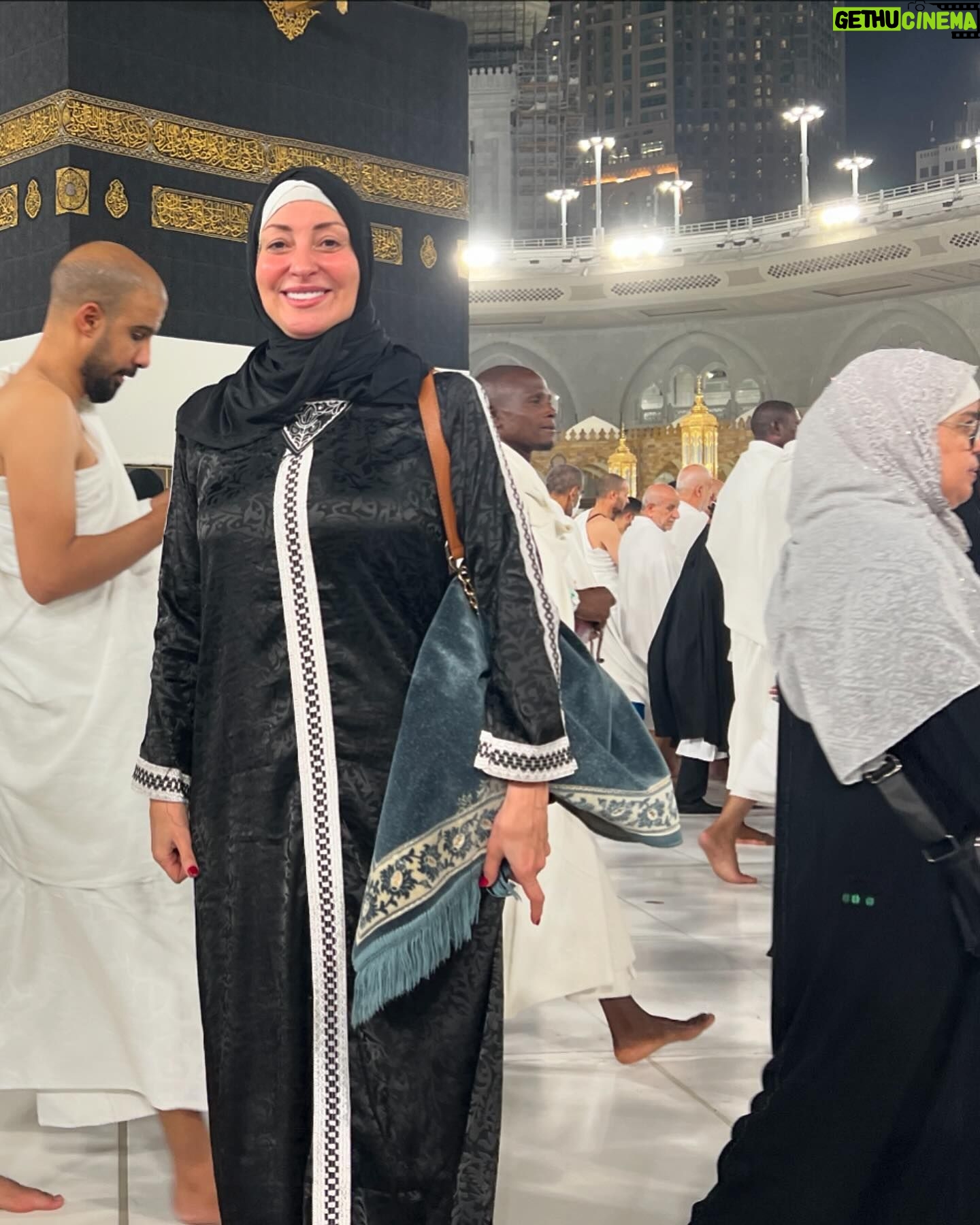 Nermin EL Fee'y - 150.9K Likes - #_الف حمد وشكر ليك يا رب كنت نوياها من قلبي وتمت العمره مع حبايبي واخواتي مع فريق العمل 🙏# @nermine_elfeky ربنا يتقبل منا #🙏🙏