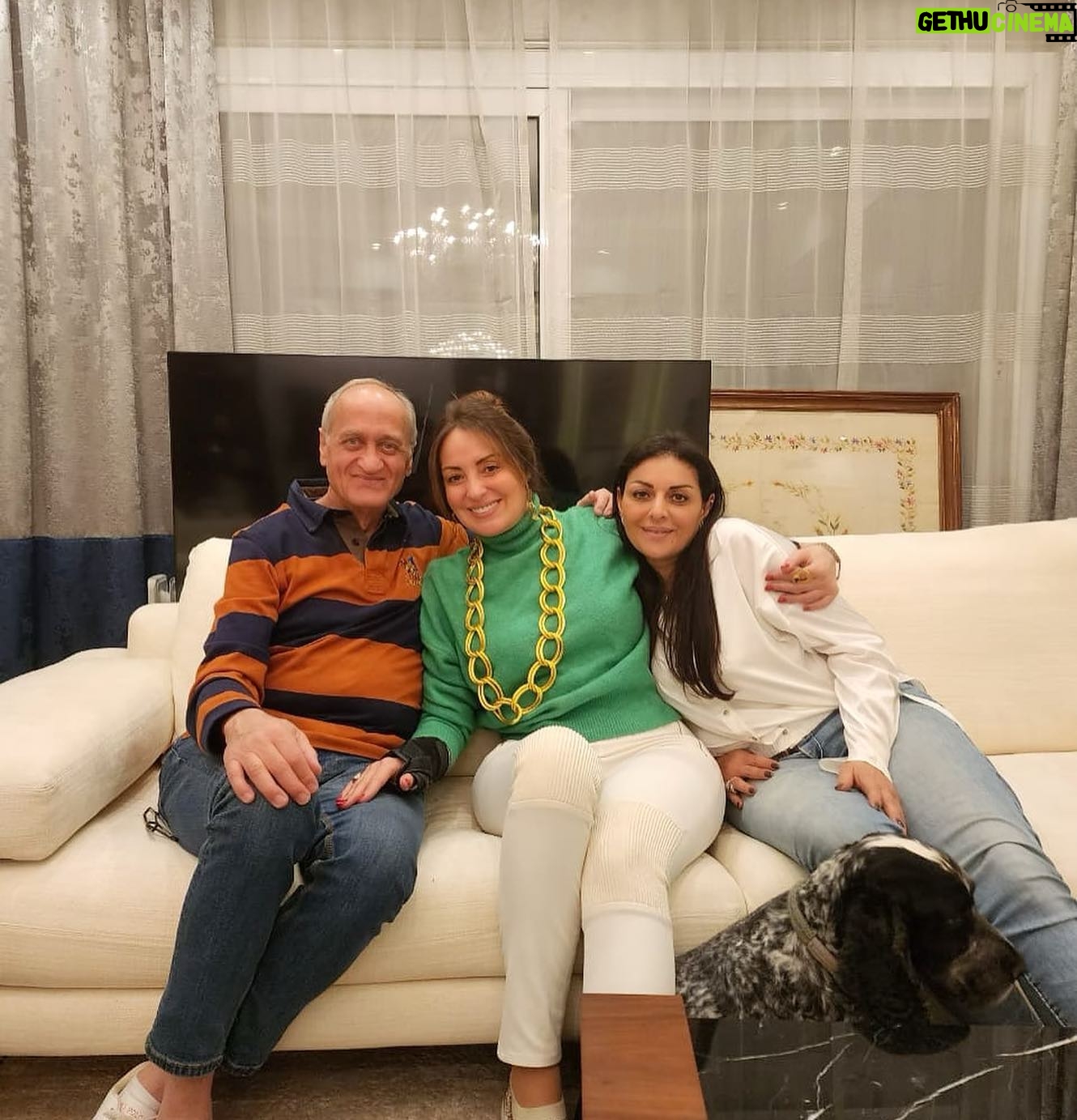 Nermin EL Fee'y - 47.8K Likes - # يا _حبيبي_يا _احلي_واطيب_اب_وخال_في_الدنيا_ربنا_يخليك_لينا_❤️💋# @nermine_elfeky #