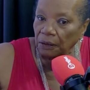 Neusa Borges Instagram - Aos 67 anos de carreira artística, onde 19 anos foram como cantora, já dei vida há cerca de 100 personagens, isso mesmo que você está lendo 100 personagens !!! A minha escola foi o teatro, que me impulsionou para a televisão fazer telenovelas, especiais, seriados, microssérie entre outros. Passei pelo cinema e hoje, como dizem estou até no streaming, que nada mais é que a antiga locadora de vídeos, mas digital. Realmente muitas coisas mudaram com o tempo, o que não mudou ainda é a mente de quem produz e contrata no entretenimento! O TALENTO não deveria ter COR, que os salários sejam iguais!! 

#Igualdadesalarialnaartejá