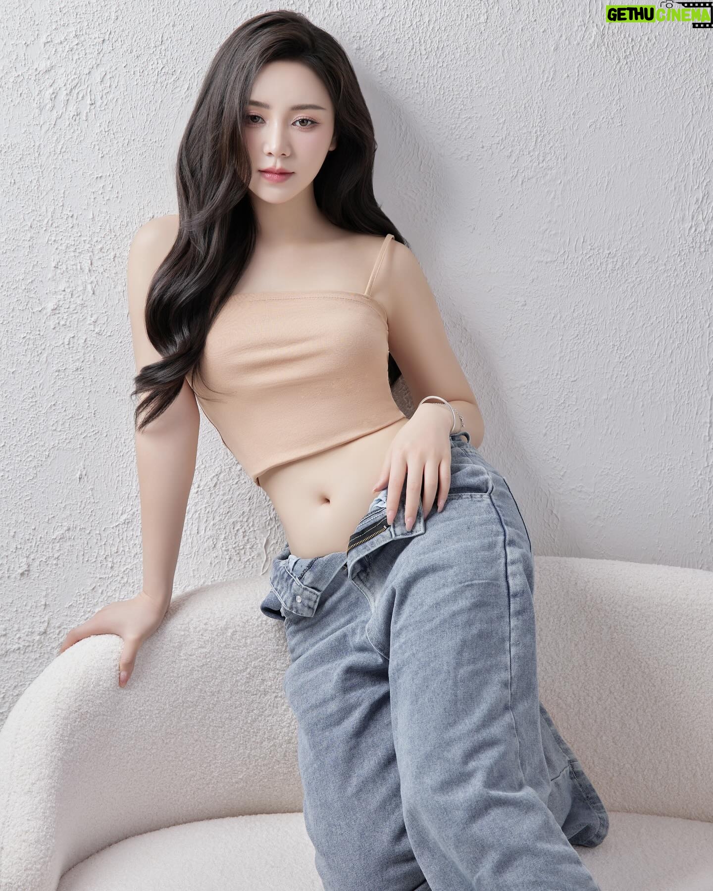 Nguyễn Quỳnh - 5.1K Likes - Vì đẹp nên mới yêu
Hay vì yêu nên thấy đẹp ????😊😚😚😚
🌸🌸🌸🦋🦋