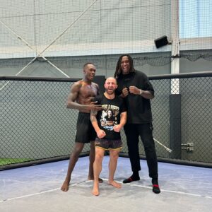 Nic Naitanui Instagram - Oreo out west  #ufc305