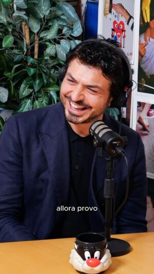 Nick Cerioni Instagram - La politica è SEXY! Ce lo dimostra l’assessore alla cultura del Comune di Milano @tommasosacchi , che grazie al suo lavoro ha portato bellezza e poesia in città, educandoci a goderne.  Grazie Assessore, per me è stata una chiacchierata preziosa ❤️
L’episodio completo e’ fuori ovunque ✨ 

@est_radio @orbita_____