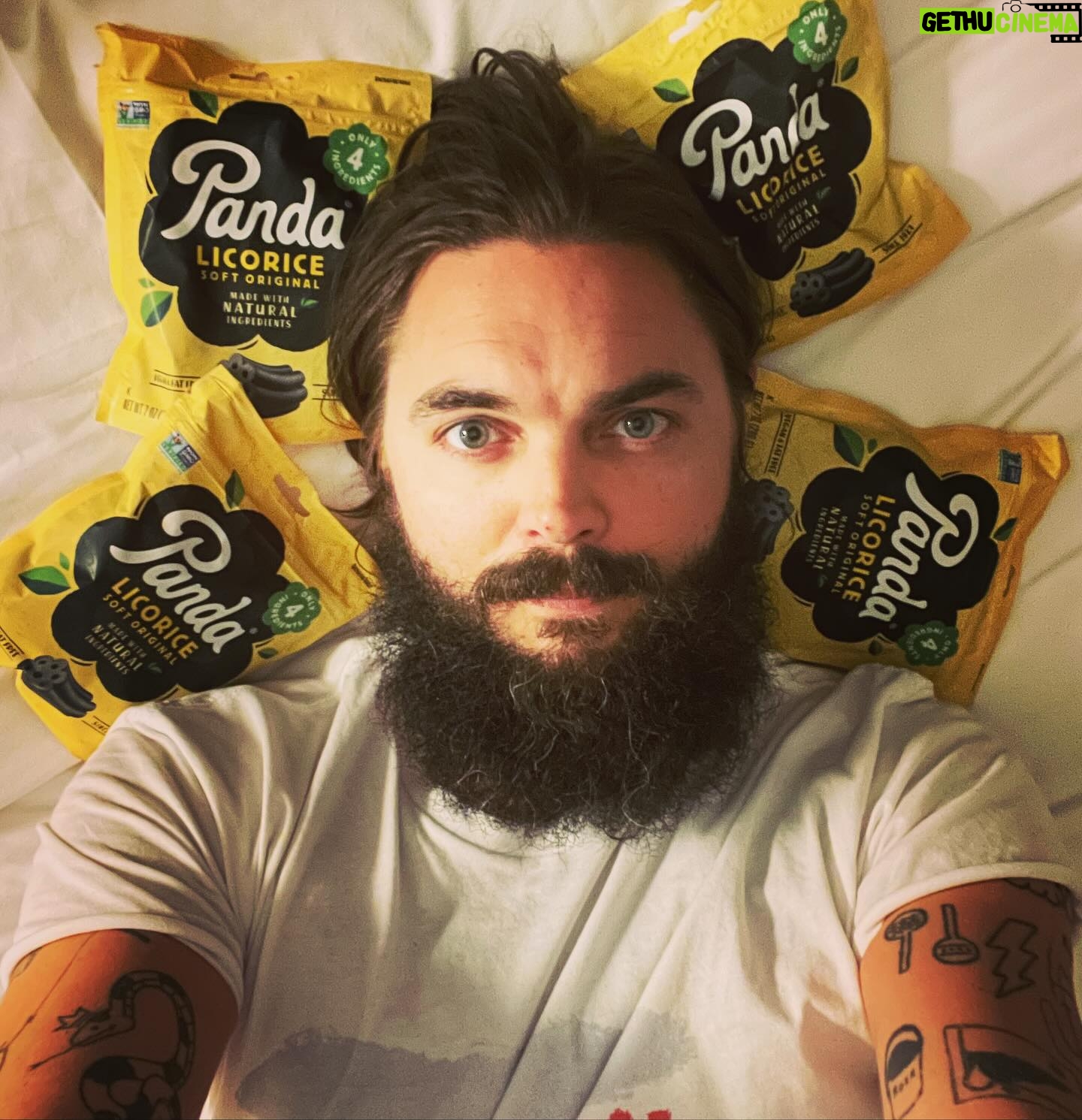 Nick Thune - 796 Likes - 2019 has come and gone. Cheers!!