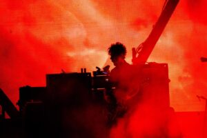 Nick Zinner Instagram - Ok damn thank you LA and everyone who came to our sold out show at the hollywood bowl with @jbrekkie   @the_linda_lindas !
I’m still floating from this deeply moving, epic   historic night 🙃
Also thanks  @perfumegenius for singing Spitting with us 
🖤🖤🖤

 📸 1,4,5,10 - me
2 - @aaronroseofficial 
3- @_davidblack 
6- @perpetualmobile 
7,8- @yourethenight 
9- @photobakery