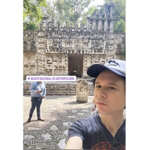 Nick Zinner Instagram - Mexico City   Guadalajara love post from last week ish, an incredibly beautiful experience im trying to cling to and remember deeply in all this current darkness 
🖤🇲🇽🖤
*last merch vid by @imaadwasif