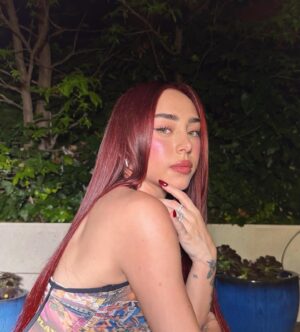 Nicki Nicole Instagram - 🧍‍♀️
