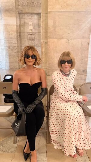 Nicole Ari Parker Instagram - ❤️🕶️

The one & only…
@WintourWorld