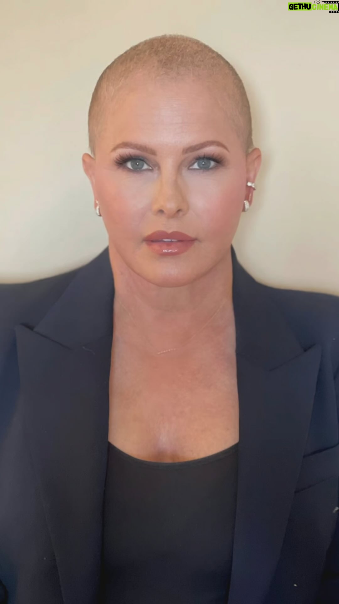 Nicole Eggert - 3.9K Likes - Had a great time at the TCA Summer Press Tour for the #baywatch #documentary “After Baywatch : A Moment In The Sun”
Airing Aug 28th on Hulu @abcnewsstudios @afterbaywatch
Glam:
Styling by @amandareno
Make and pics by @juliannekaye Jewelry by @danarebecca @melindamaria_jewelry @margosiegelpr