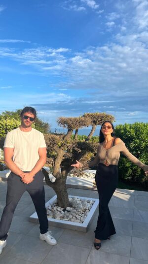 Nicole Scherzinger Instagram - It’s friday and we did it - we made it to the end of the week! Let’s dance! 💃🏽🕺🏾