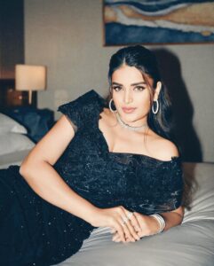 Actress Nidhhi Agerwal HD Instagram Photos and Wallpapers September 2024