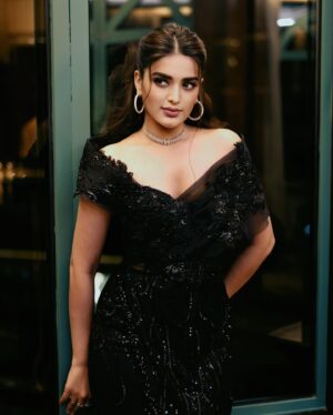 Nidhhi Agerwal Instagram - Outfit: @tanieyakhanuja
Jewellery : @the_jewel_gallery
Styling: @sandhya__sabbavarapu
Styling team: 
@prekshadhakad_
@sunandini_vijjagiri
