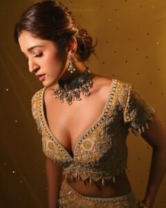 Actress Nidhi Shah HD Instagram Photos and Wallpapers August 2024