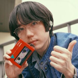 Night Tempo Instagram - 80年代の赤いカセット・プレイヤーで聴く音楽は味があって好きです🗼みなさんは何色が好きですか？🫣
Red Cassette Player is so hot😍❤️

#80年代 #昭和 #カセットテープ #80s #cassette #aesthetic