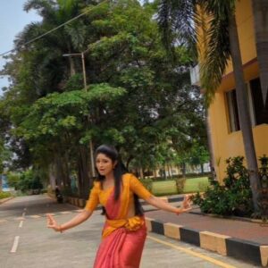 Nikitha Rajesh Instagram - Paikurumbiye meykkum❤️

#paikurumbiyemeykkum✨ #gramaphone #malayalam #reels