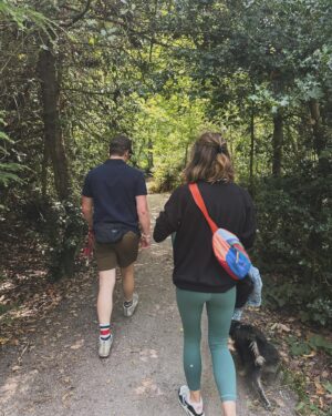Nikki DeLoach Instagram - Yesterday marked three years. 

These anniversaries can be so hard, especially when away from my family. Asking for support was not something I could ever bring myself towards. It was something I did for others. But in these last six years of hard with Bennett and my dad, I realized that I was missing out on so much by not allowing those I hold dear to also hold me. Yesterday, my intention was to honor my dad. And because of you, Framily, yesterday felt like a celebration of his life and our love. We found him in music, stories, sweet pups, laughter, feathers, the forest and yes… in the fireworks. What a day! 

Thank you to the earth angels in my life who walked with me through the day and brought me so much joy along the way. Thank you @erinkrakow and @ben_rosenbaum (and Willoughby) for answering the call, picking me up and taking me to the woods to be with my dad. You asked every right question and held my love for my dad in both of your hearts alongside me and I’ll never forget it. 

Dad, you literally lined the path with white feathers and it took my breath away. I am so grateful. I miss you every second of everyday. But I know where to find you. Thank you for always being there, on Earth and also in heaven. I love you the most.🪶❤️‍🩹💫