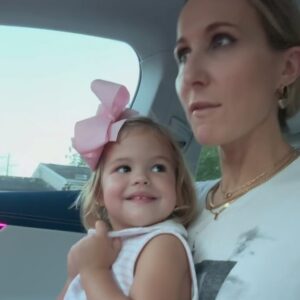Actress Nikki Glaser HD Instagram Photos and Wallpapers August 2024