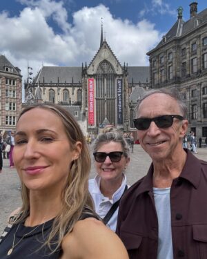 Nikki Glaser Instagram - On break from my own tour, I went and followed Taylor’s in Europe and brought my mom and dad with me. I don’t have kids and so this is what I like to do with my free time and money because 𝓉𝒽ℯ𝓇ℯ’𝓈 𝓃ℴ𝓉𝒽𝒾𝓃ℊ 𝓁𝒾𝓀ℯ 𝒶 𝓂𝒶𝒹 𝓌ℴ𝓂𝒶𝓃. #erastourdublin #erastouramsterdam