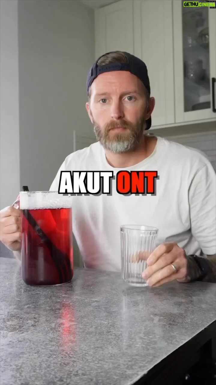 Niklas Andersson - 1.7K Likes - Delar denna igen och påminner om att du antingen behöver ett större glas eller dricka lite ur glaset så det inte rinner över