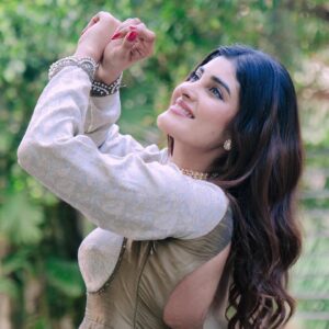 Nimeshika Radhakrishnan Instagram - 🫠🦋💫✨🩵