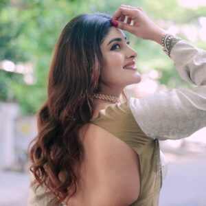 Nimeshika Radhakrishnan Instagram - 🫠🦋💫✨🩵