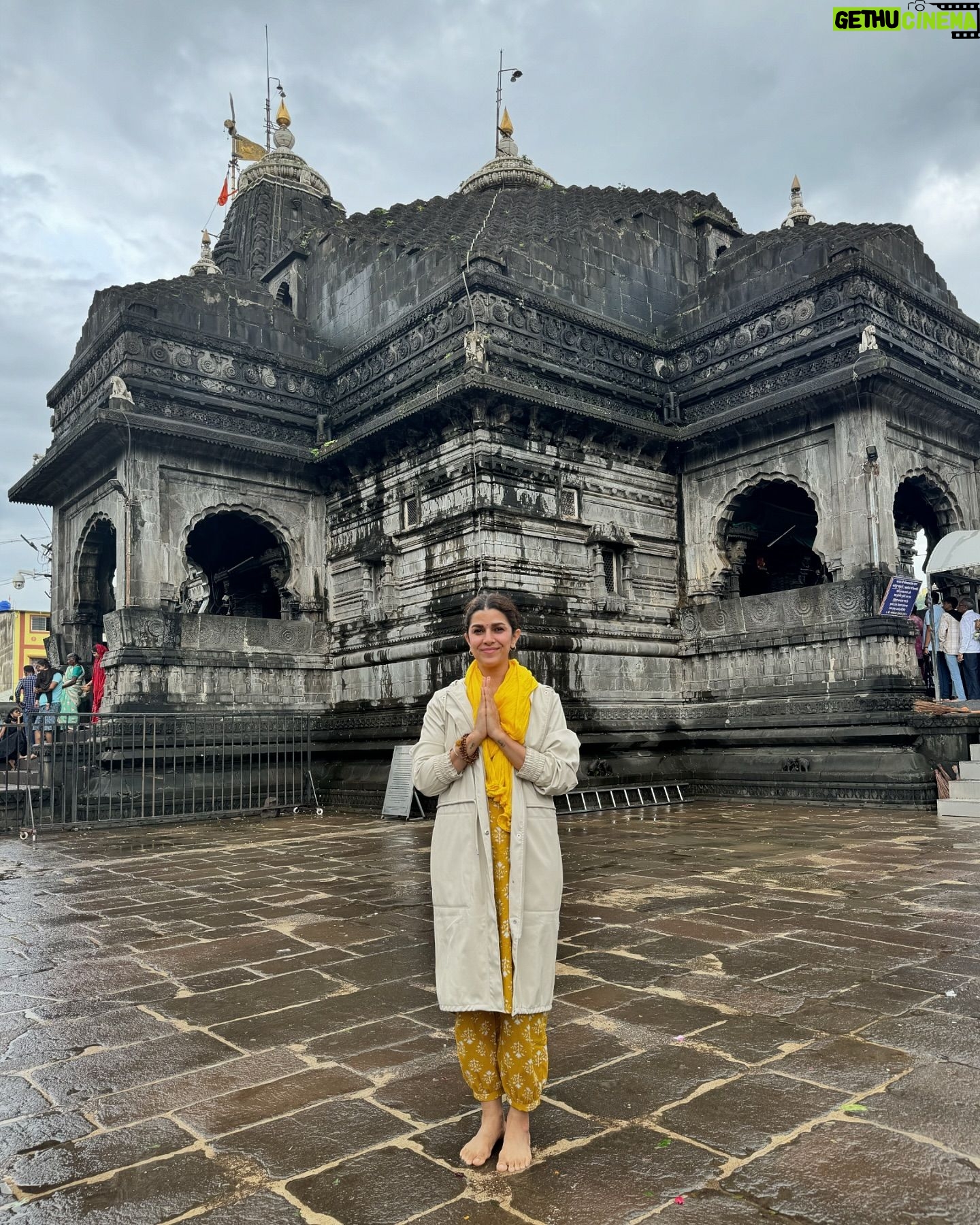 Nimrat Kaur - 44.4K Likes - After 72 years, starting today the holy month of Shraavan will clock a rare occurrence of 5 Mondays in all until the 19th of August. May Lord Shiv ji bestow his divine blessings and transformational power upon us all. Om Namah Shivaya…🙏🏼🌹🕉️🔱♾️
#omnamahshivay #harharmahadev #trimbakeshwar #BharatKiNimrat