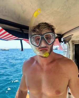 Nina Agdal Instagram - Baby moon of my dreams 🥰 @loganpaul