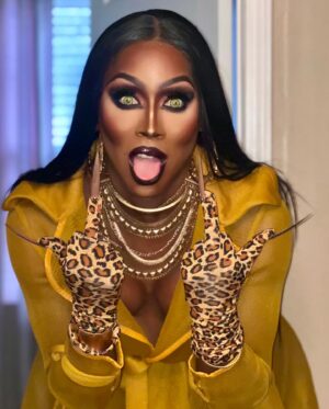 Nina Bo'nina Brown Instagram - Revamp of my red carpet season 9 finale look. #makeup #mua #dragqueen #rpdr #rpdr9 #redcarpetlook #darkmakeup
