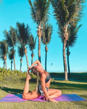 Nina Monteiro Instagram - Mente organizada, espírito equilibrado✨ Agora minhas práticas de yoga serão com o tapete da @yogateria ❣︎ Oh o cupom de desconto pra vcs ➪ 10YOGI