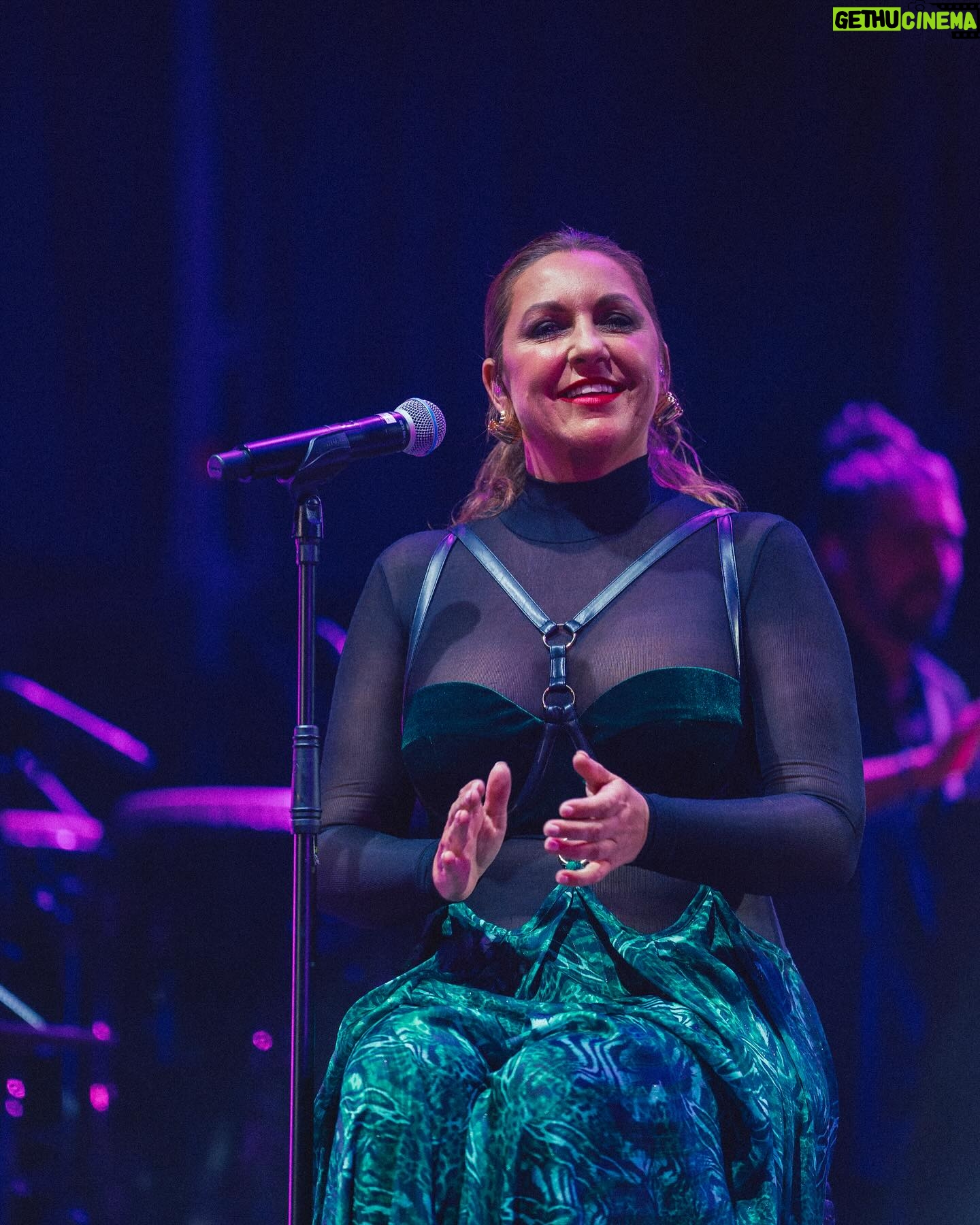 Niña Pastori - 12K Likes - Con mi familia ayer en Algeciras @cabaretfest … con casi todos los míos… con amigos a los que quiero y admiro!
Así es un gusto cantar 🍀💜
📸 @amadoviews
#caminogira2024