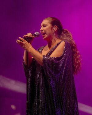 Niña Pastori Instagram - Con mi familia ayer en Algeciras @cabaretfest … con casi todos los míos… con amigos a los que quiero y admiro!
Así es un gusto cantar 🍀💜

📸 @amadoviews 

#caminogira2024