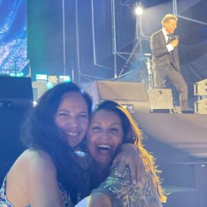 Niña Pastori Instagram - Lo vi en primera fila, gracias a una persona súper bonita!
Con mi mejor amiga al lado… disfrutándolo al máximo!
Me lo pase súper !! 💜🍀 que placer escucharte en mi tierra , con mi gente …. 
En el @concertmusicfestival de la mano de mi querido @rafaelcasillasmenacho que no se puede aguantar!! 🙌

Viva la música de verdad!🙏
Que Dios te bendiga @luismiguel 😘