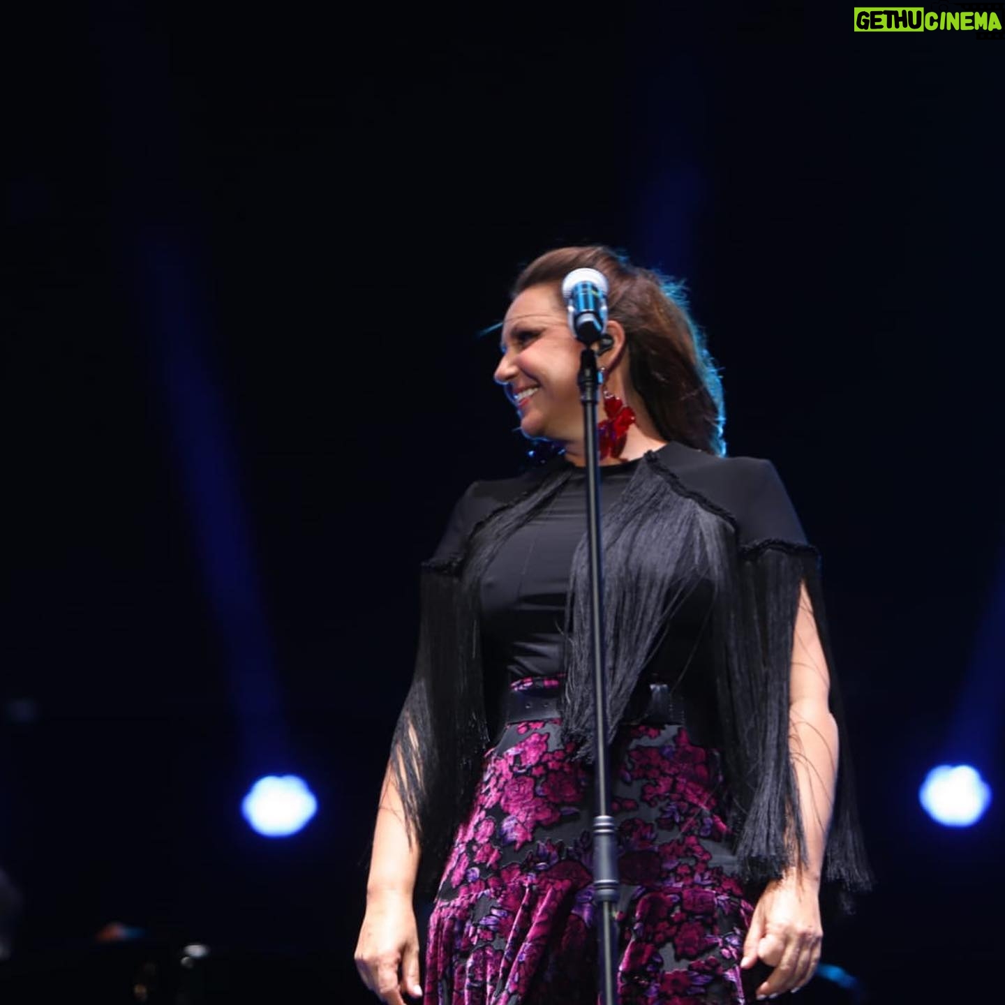 Niña Pastori - 12.4K Likes - Os quiero familia! Qué viva Fuengirola, Málaga y toda su provincia !!💜🙏 @marenostrumfuengirola ¡Qué viva la música!
💄 @mateo.makeup
👗 @paco_rus @monicamendez__modaflamenca
📸 @evapuerto20
#caminogira2024
#misfanslosmejores💜