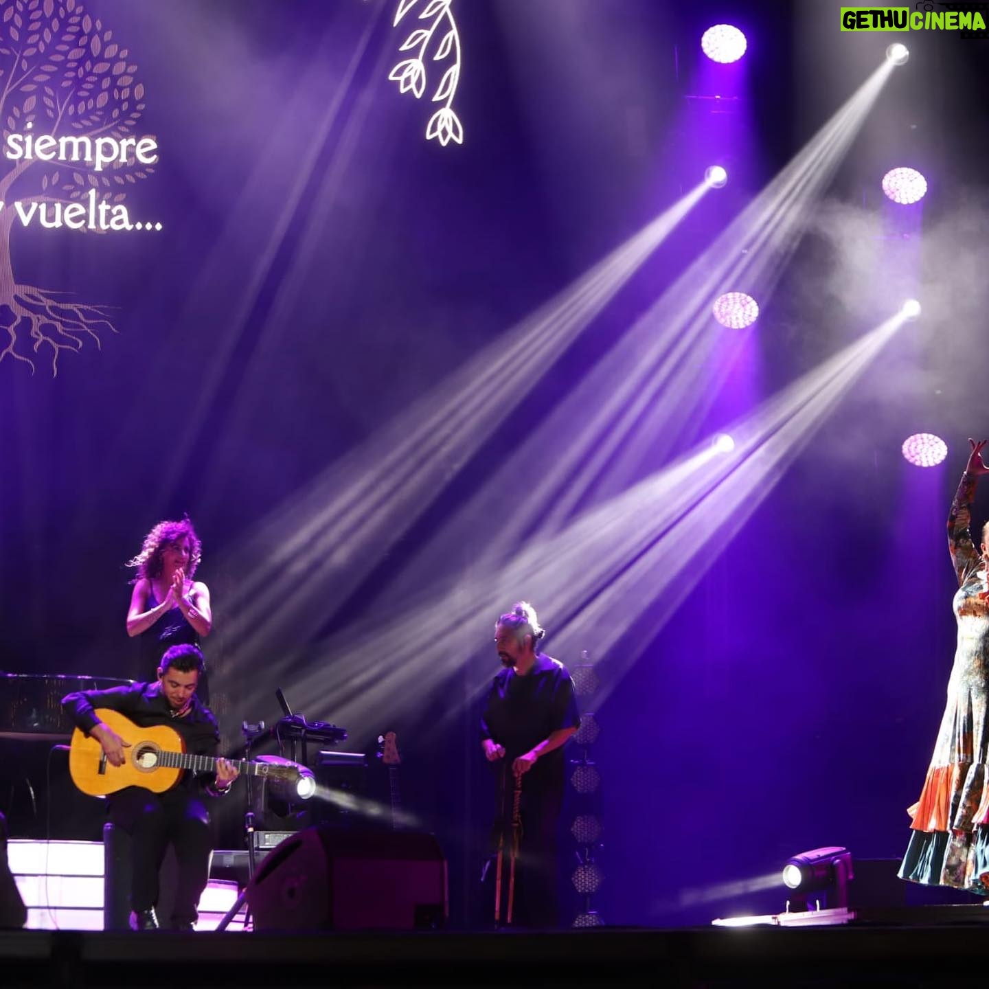 Niña Pastori - 12.4K Likes - Os quiero familia! Qué viva Fuengirola, Málaga y toda su provincia !!💜🙏 @marenostrumfuengirola ¡Qué viva la música!
💄 @mateo.makeup
👗 @paco_rus @monicamendez__modaflamenca
📸 @evapuerto20
#caminogira2024
#misfanslosmejores💜